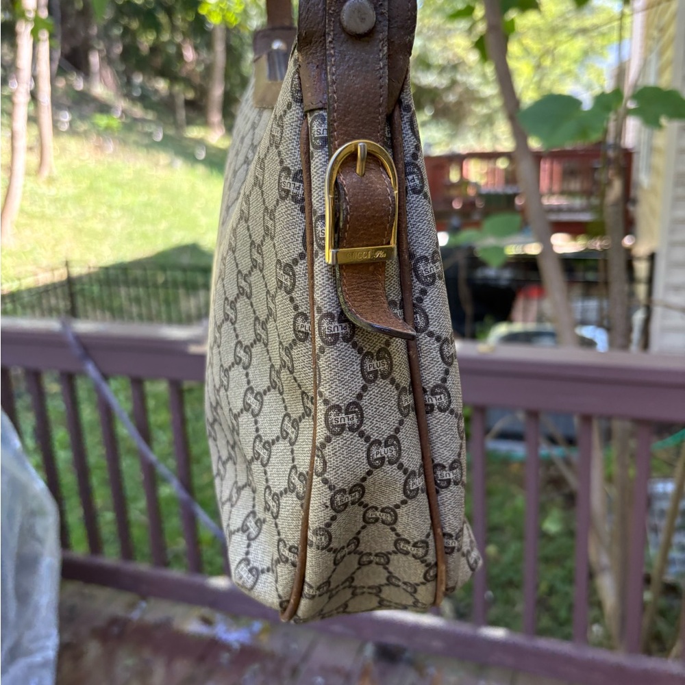 Gucci Beige and Brown Shoulder Bag - Picture 2 of 15